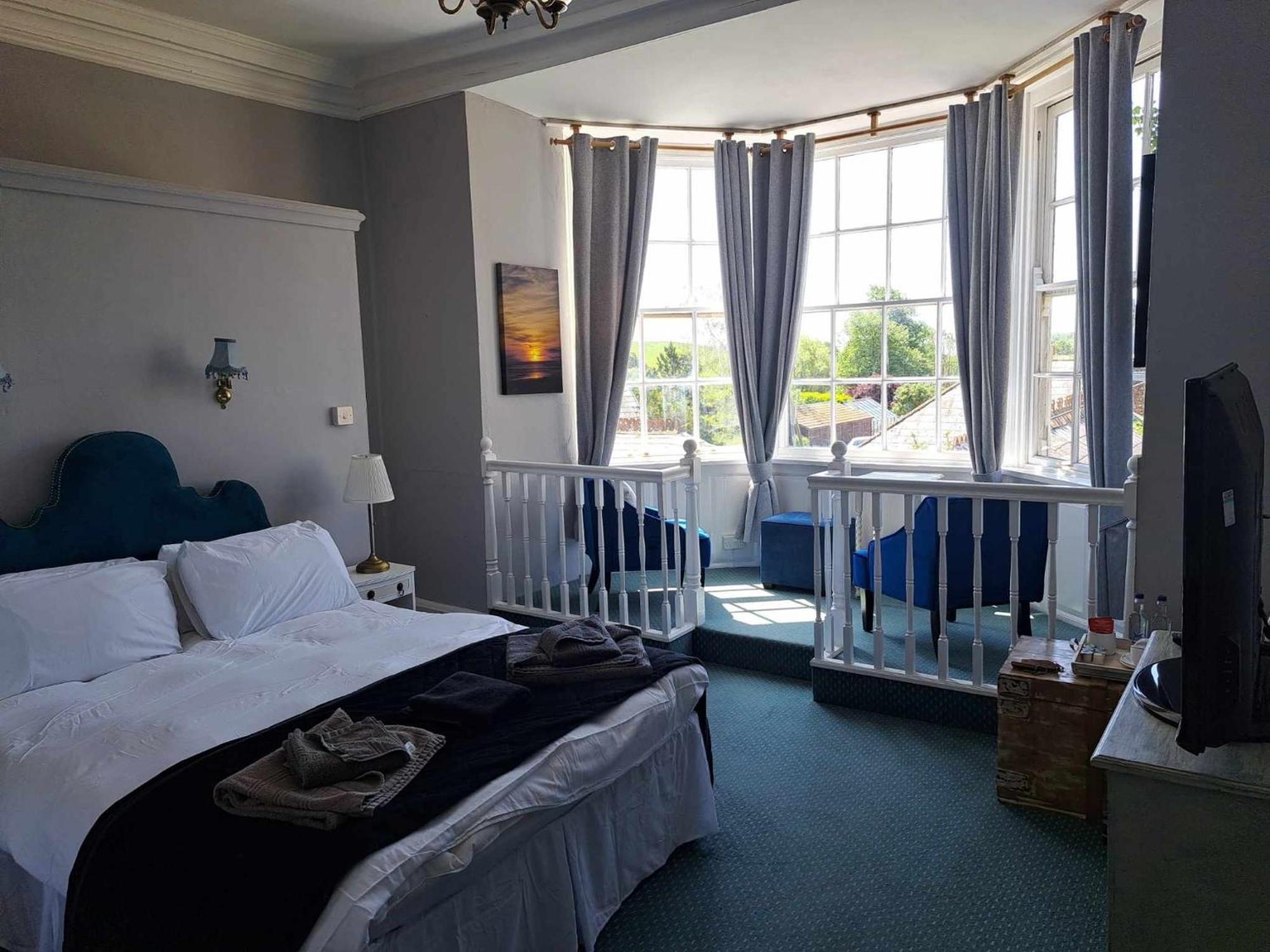 The Ilchester Arms Hotel Абътсбъри Екстериор снимка
