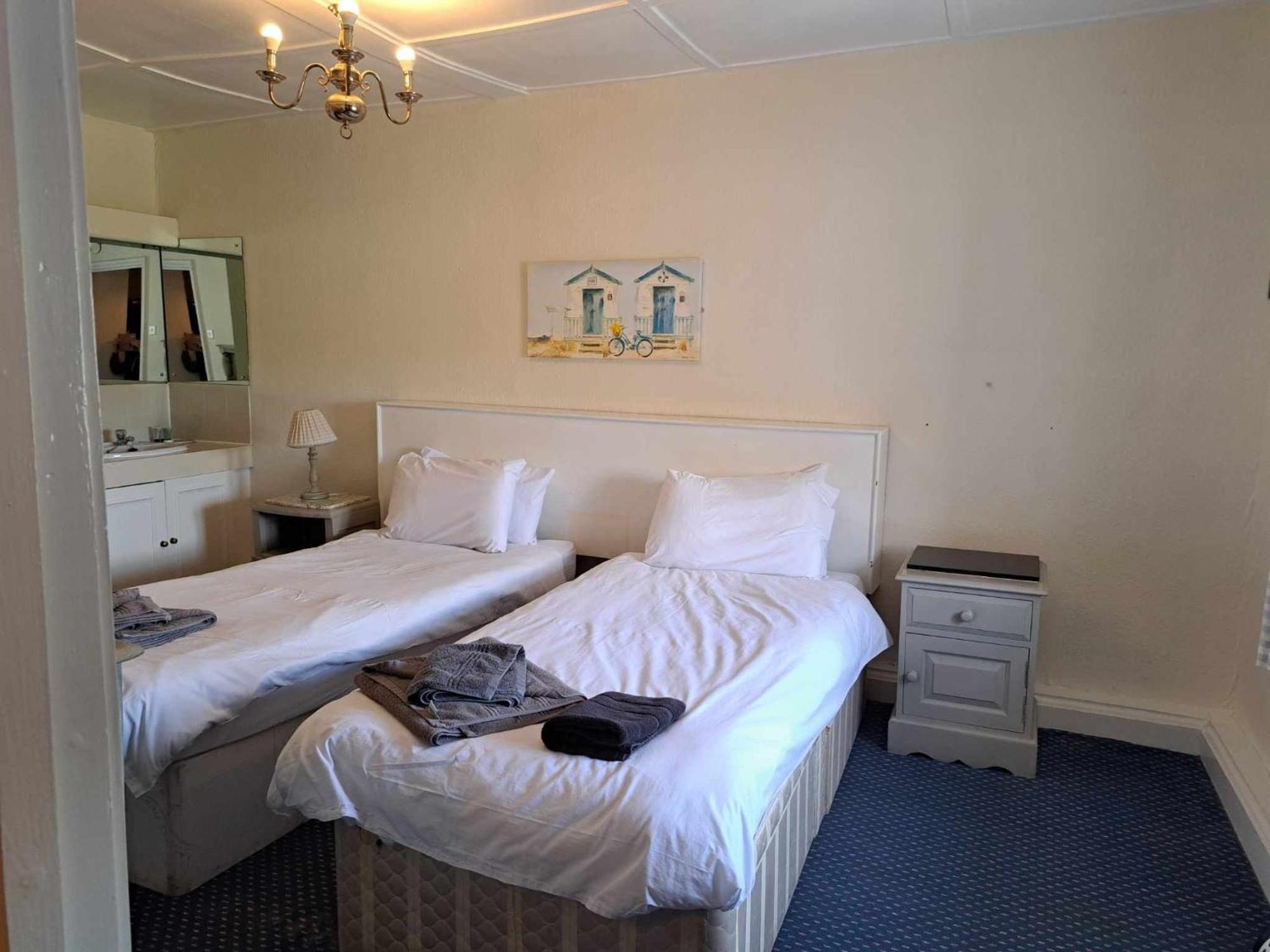 The Ilchester Arms Hotel Абътсбъри Екстериор снимка