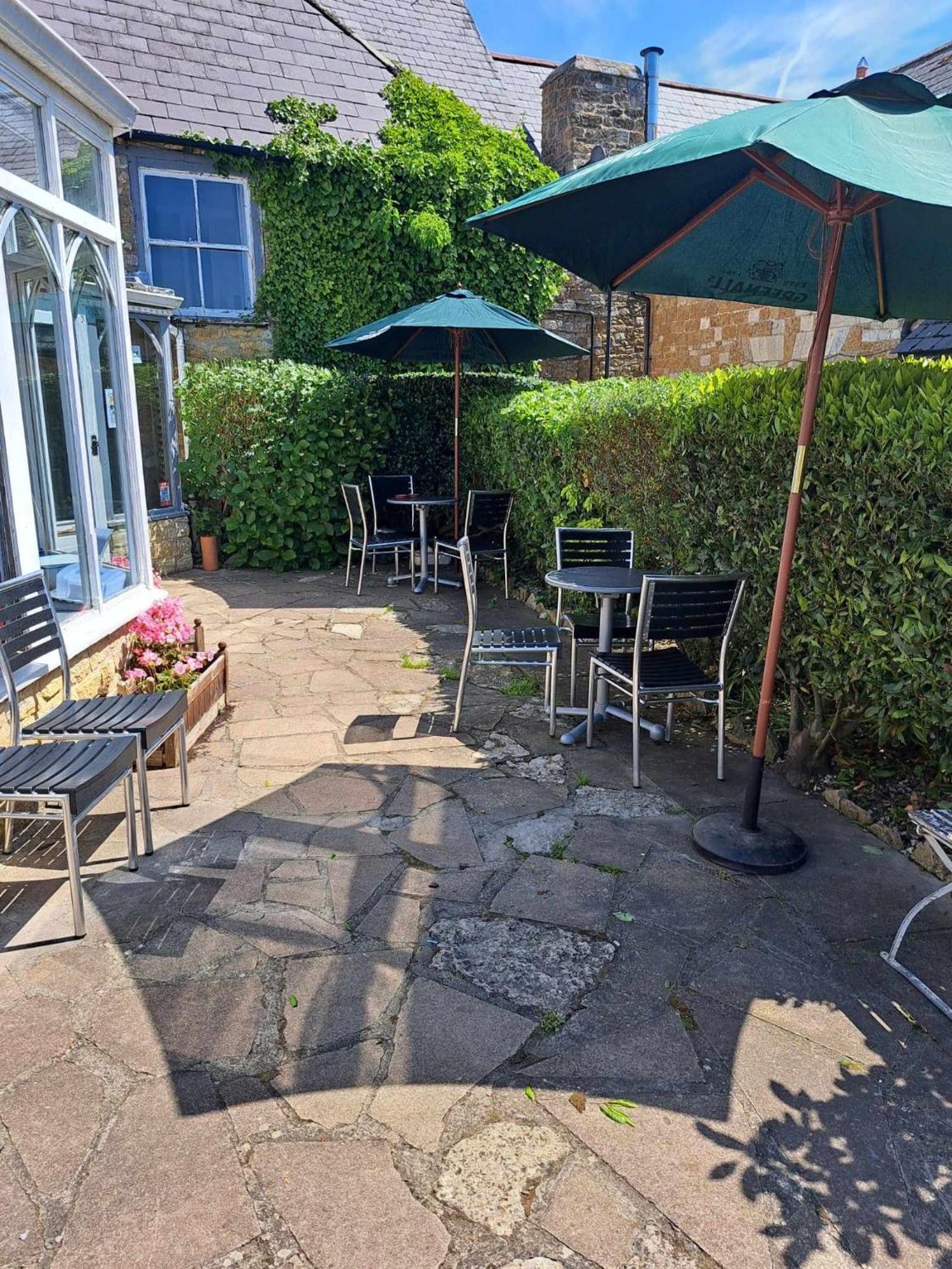 The Ilchester Arms Hotel Абътсбъри Екстериор снимка