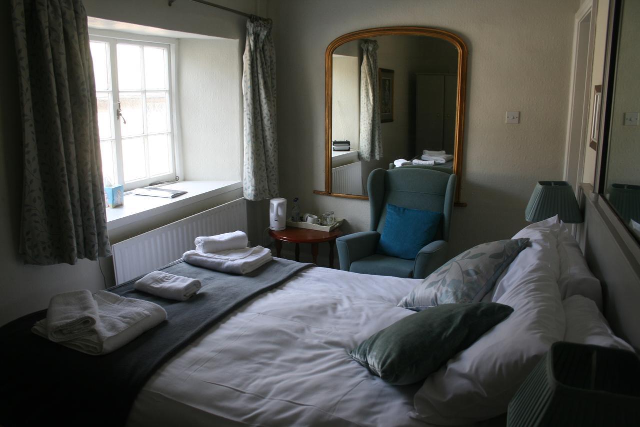 The Ilchester Arms Hotel Абътсбъри Екстериор снимка