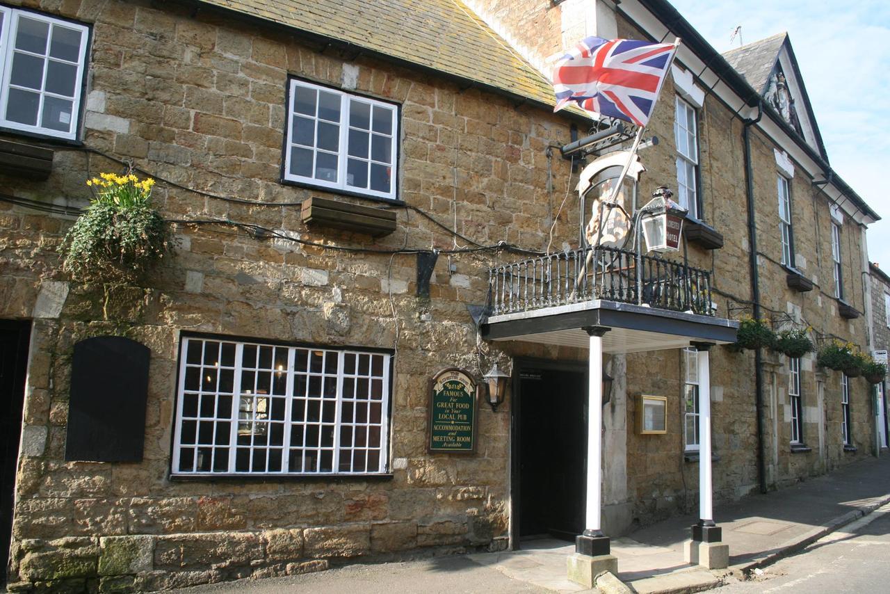 The Ilchester Arms Hotel Абътсбъри Екстериор снимка