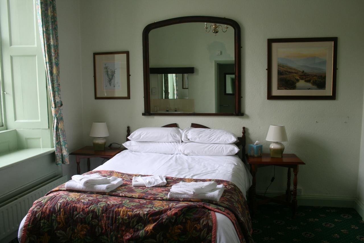 The Ilchester Arms Hotel Абътсбъри Екстериор снимка