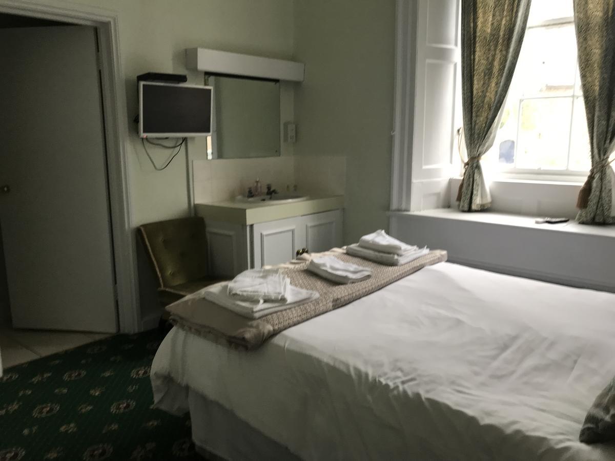 The Ilchester Arms Hotel Абътсбъри Екстериор снимка