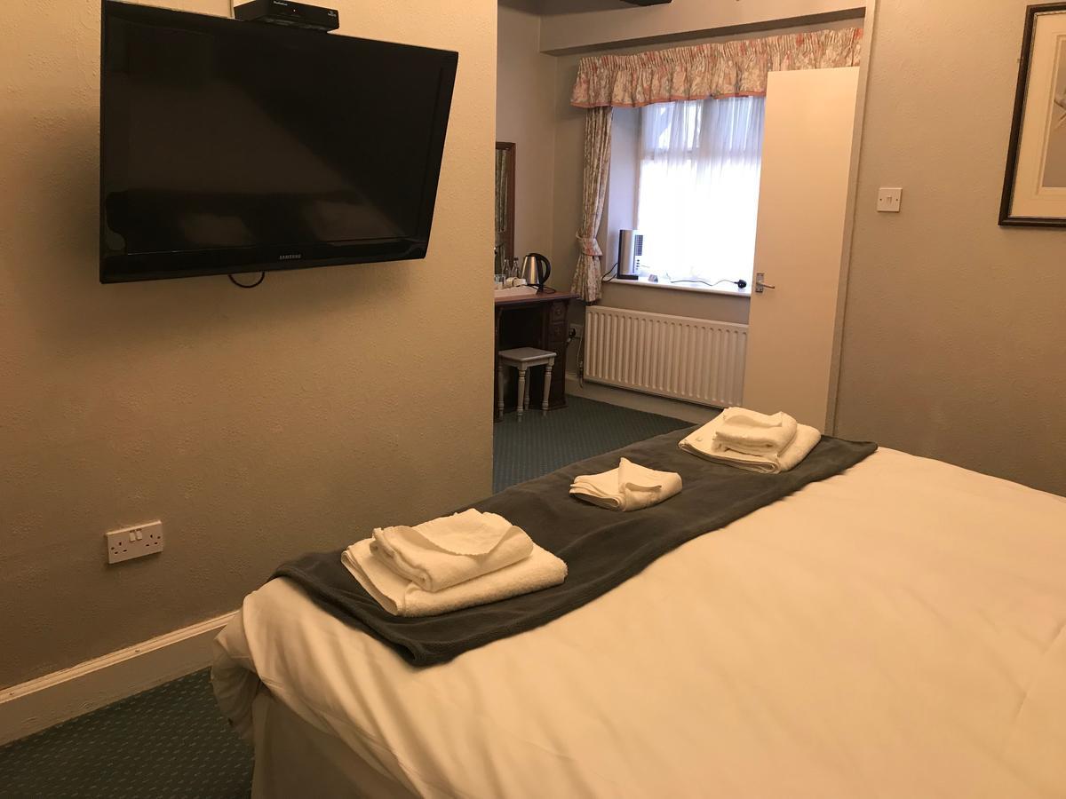 The Ilchester Arms Hotel Абътсбъри Екстериор снимка