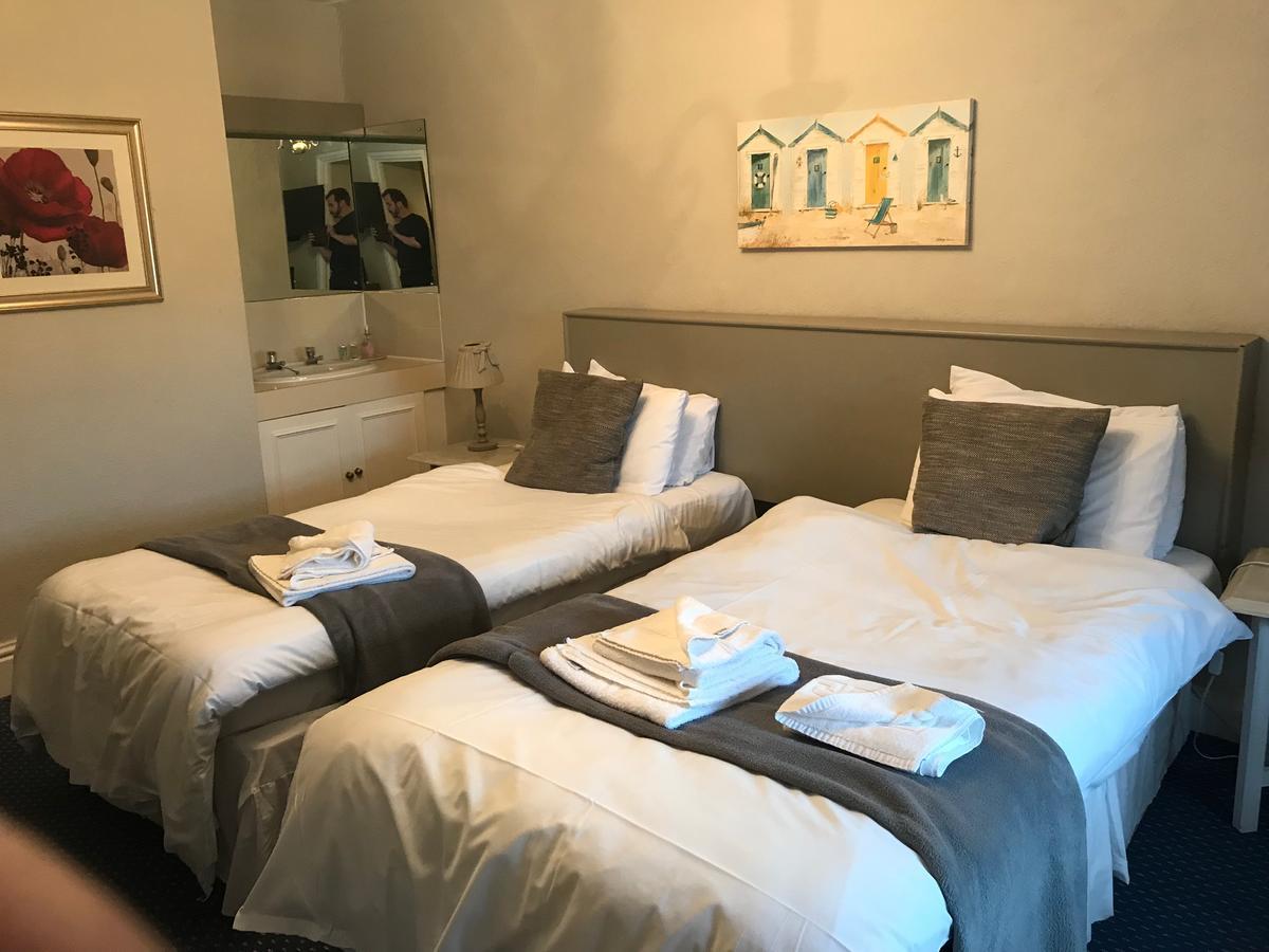 The Ilchester Arms Hotel Абътсбъри Екстериор снимка