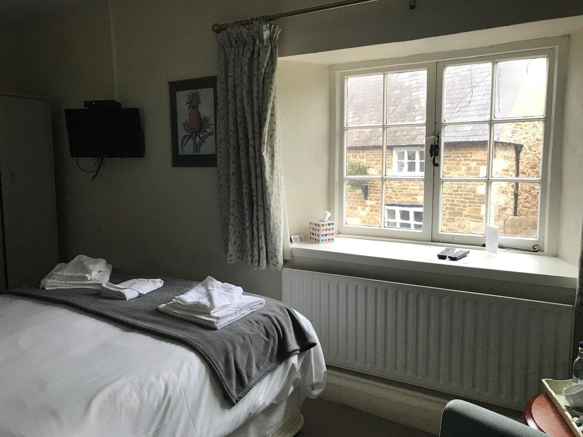 The Ilchester Arms Hotel Абътсбъри Екстериор снимка
